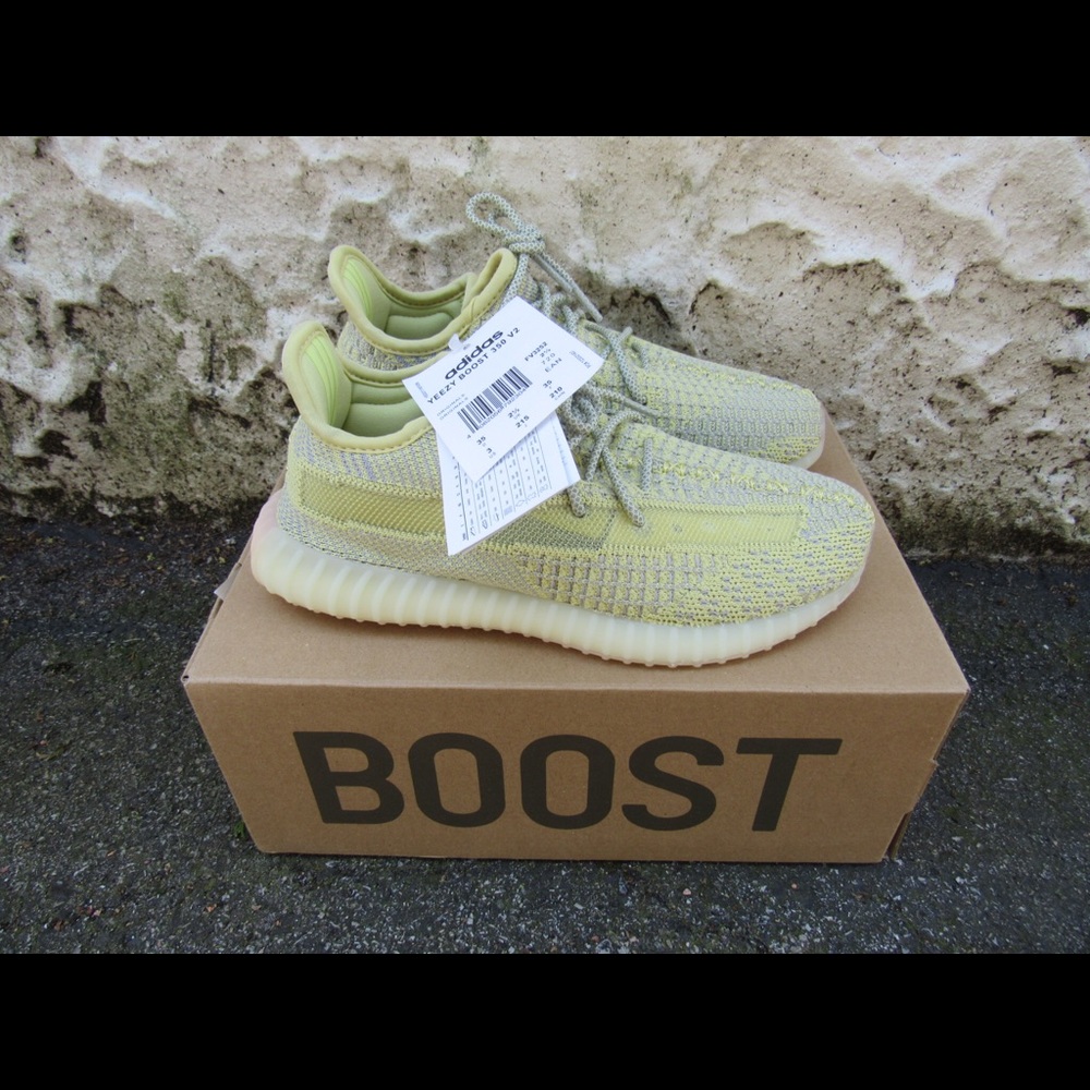 Yeezy Boost 350 V2 Antlia Kids Size 3Y